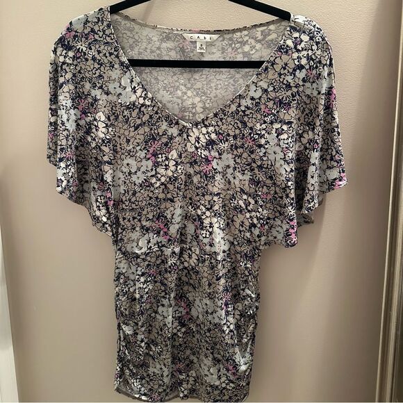 CAbi Purple and White Floral V-Neck Top - Picture 3 of 5
